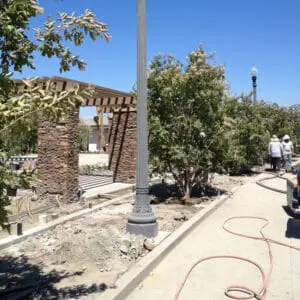 K118 Washington - California A K118 Washington fixture atop a California pole.
