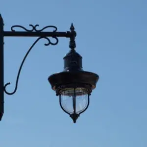 A K841 New City fixture accompanied by a custom-made arm all on a Canterbury pole.