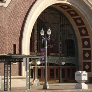 K445 Sol-Lux - Memphis - Tacoma, Washington K445 Sol-Lux fixtures accompanied by banner arms and Coshocton style arms all on top of a Pacific pole. This project is in front of Union Station located in Tacoma, Washington.