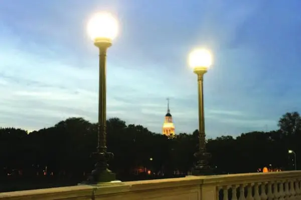With the city of Cambridge, Massachusetts seeking more efficient ways to reduce energy consumption, the city partnered with King Luminaire to upgrade their streetlights, resulting in reduced energy consumption and savings.
