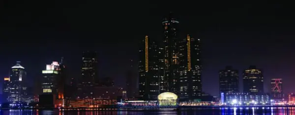 With the high-pressure sodium (HS) fixtures beginning to age, the city of Detroit's Public Lighting Authority partnered with King Luminaire to supply 4,900 decorative LED fixtures, resulting in reduced energy and saving cost and improved street lighting.