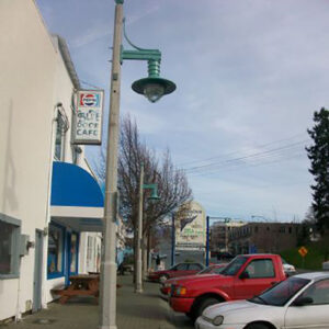 A K206 fixture accompanied by a Marina style arm on a Classic pole.